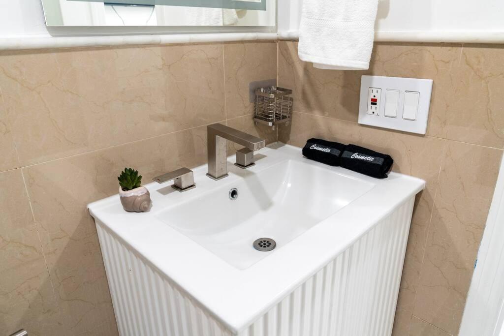 Villa Luxury Retreat 3B ,2Ba Pool , Coral Gables Center Miami Esterno foto